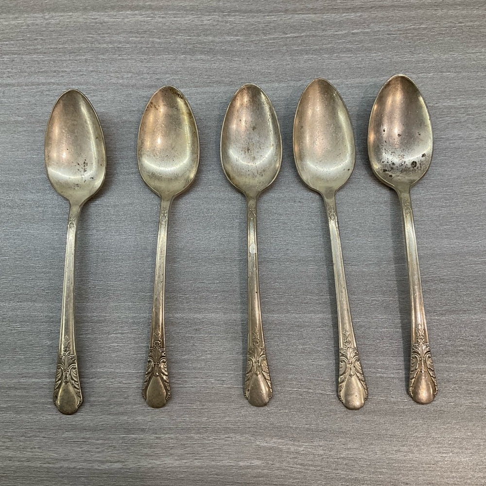 VINTAGE 5 SILVER PLATE TEASPOONS WILLIAM ROGERS MFG CO